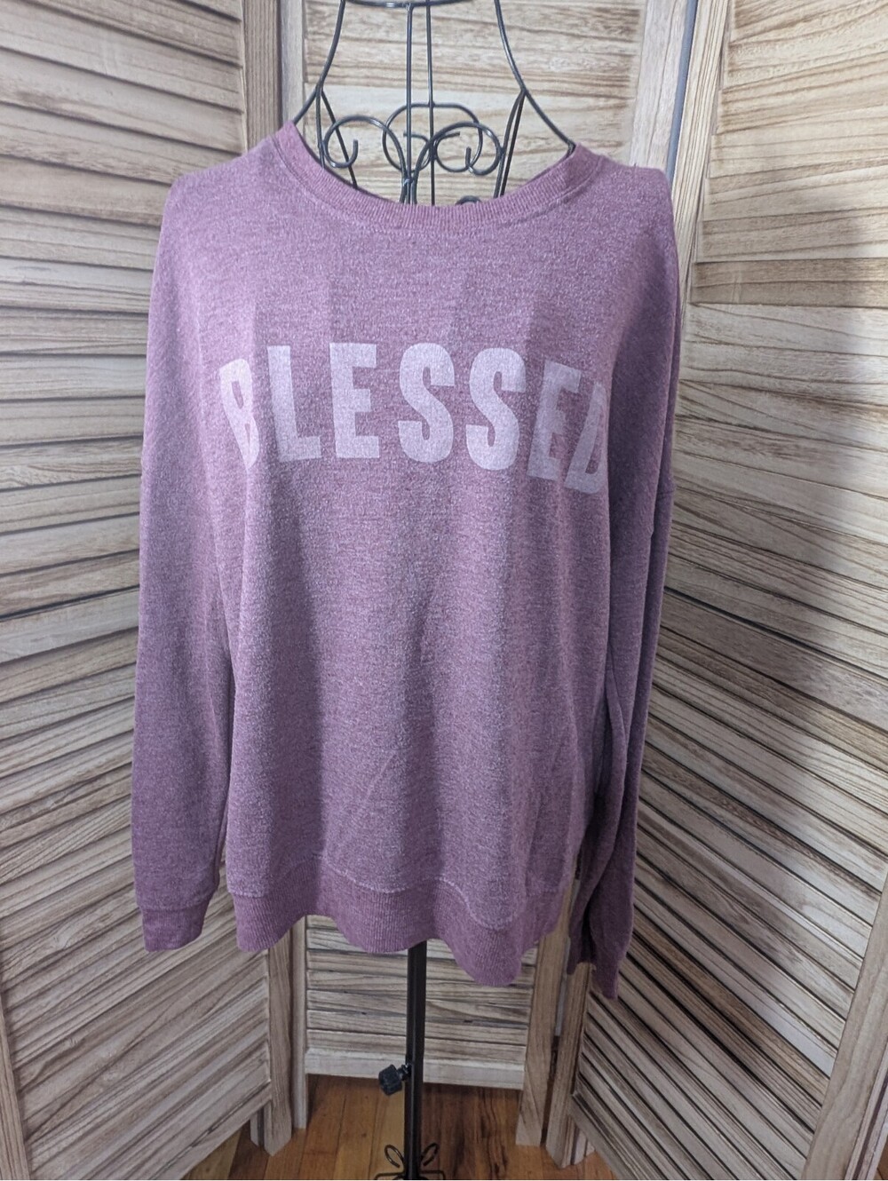 Zoe + Liv Blessed Sweatshirt Women Large Maroon ‎ Graphic Casual Comfortable